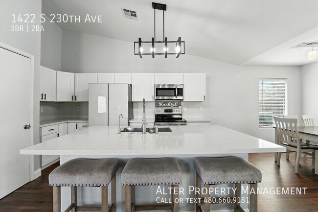 Building Photo - 1422 S 230th Ave