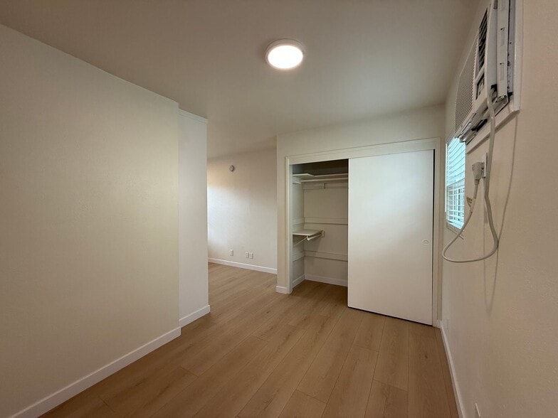 Building Photo - 15634 Leadwell St