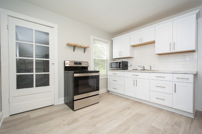 Building Photo - 1518 McKay Ave