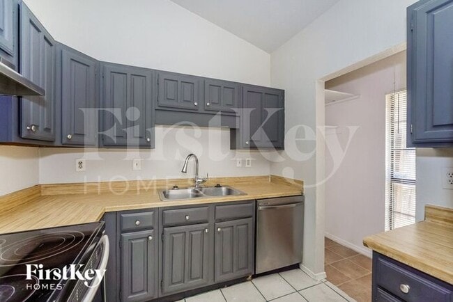 Building Photo - 6763 Dandelion Dr