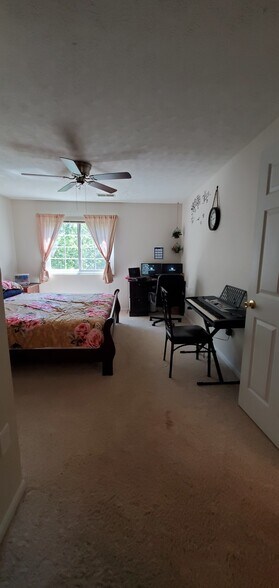 Building Photo - 7392 Ridgepoint Dr