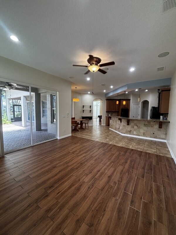 Building Photo - 9543 Osprey Landing Dr