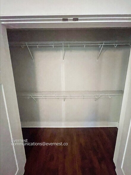 Building Photo - 327B Keeton Ave