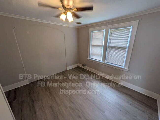 Building Photo - 1532 W Barker Ave