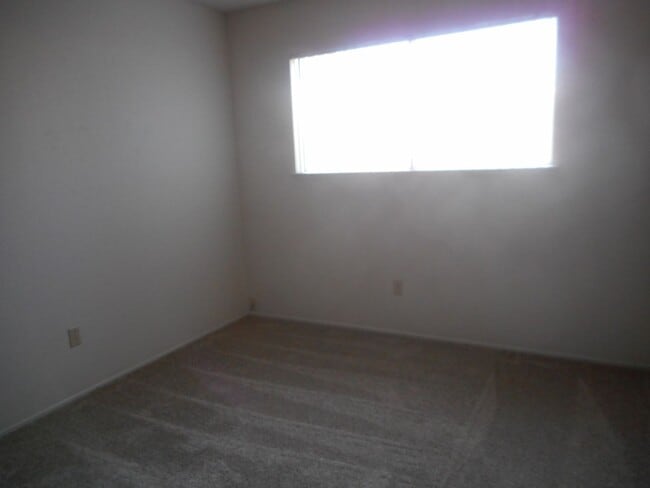 Building Photo - House for Rent!