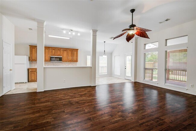 Building Photo - 6106 Grand Glen Ct