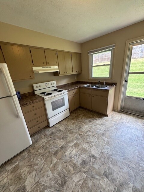 Building Photo - 55 Dunwell Ave