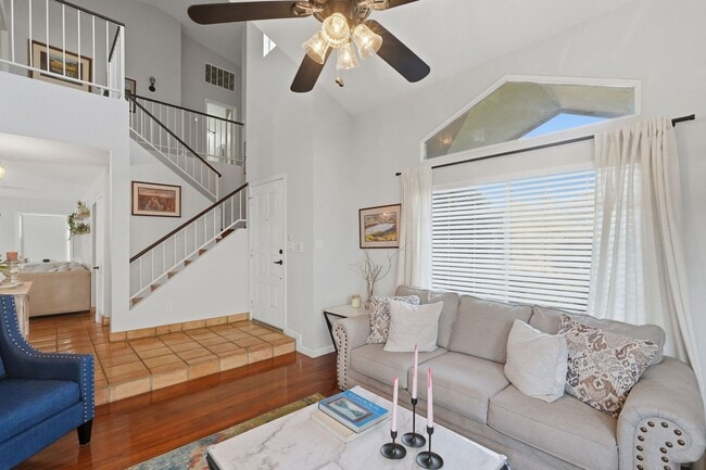 Building Photo - FURNISHED 2 Bedrooms plus den/loft & Private Pool