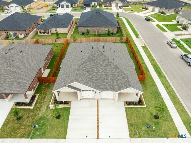 Building Photo - 5101 Rose Petal Ct