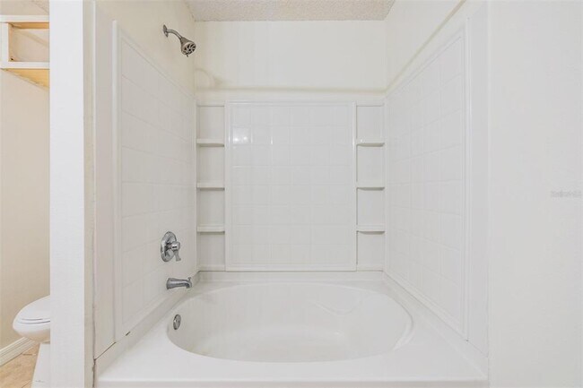 Building Photo - 2118 Ashley Lakes Dr