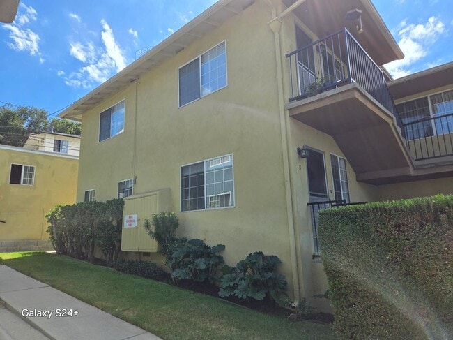 Building Photo - 1570 N Verdugo Rd