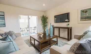 Building Photo - 3128 Cañon St