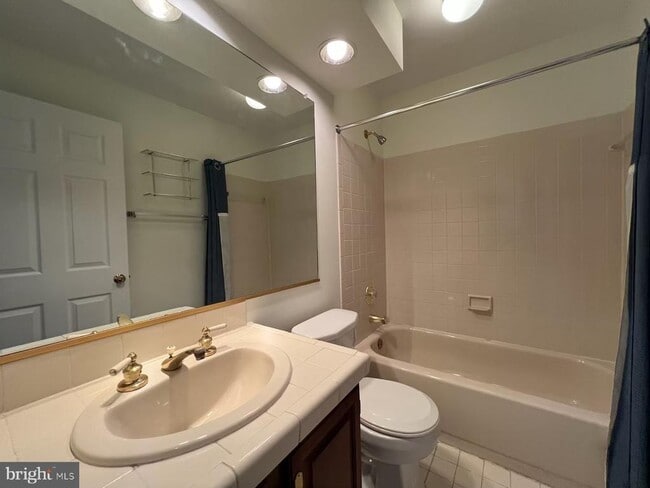 Building Photo - 12002 Lisa Marie Ct