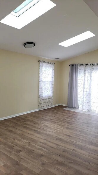 Building Photo - 17 Fieldstone Dr