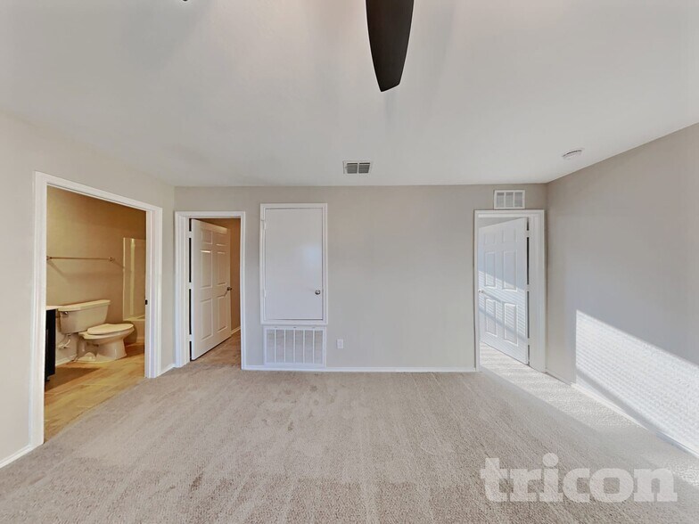 Building Photo - 10355 Dunlap