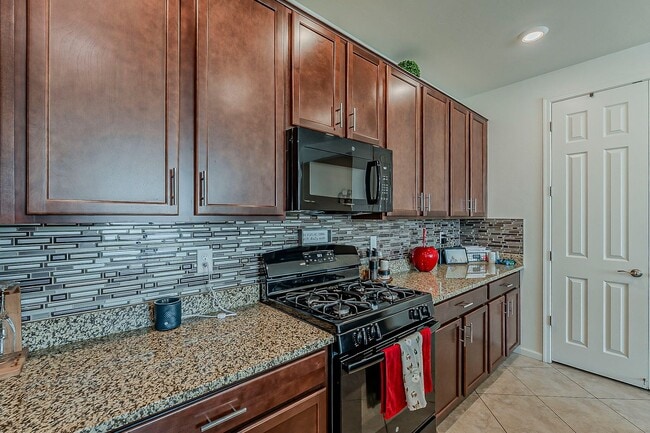 Building Photo - Modern Comfort Meets Smart Living in Vail!