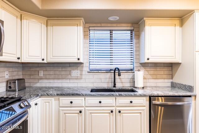 Building Photo - 4421 E Lone Cactus Dr