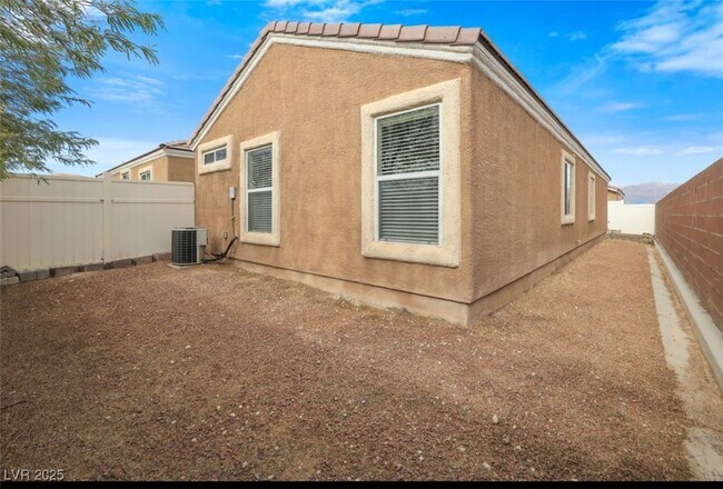 Building Photo - 1057 Appleblossom Time Ave