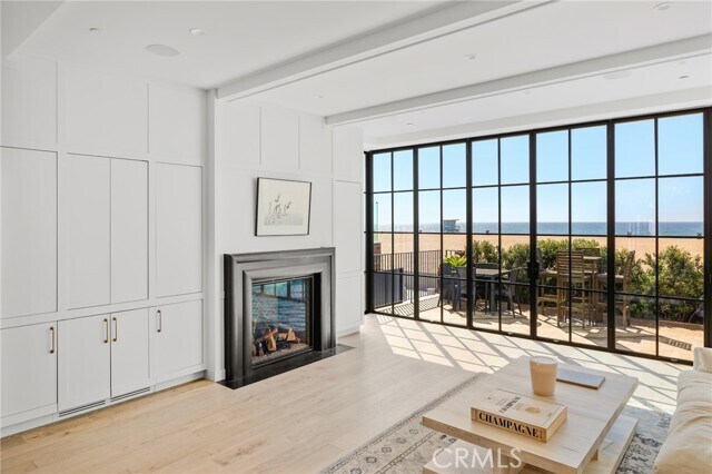 Building Photo - 2428 The Strand