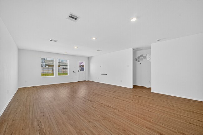 Building Photo - 27130 Breakaway Ln