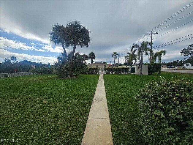 Building Photo - 702 Joel Blvd