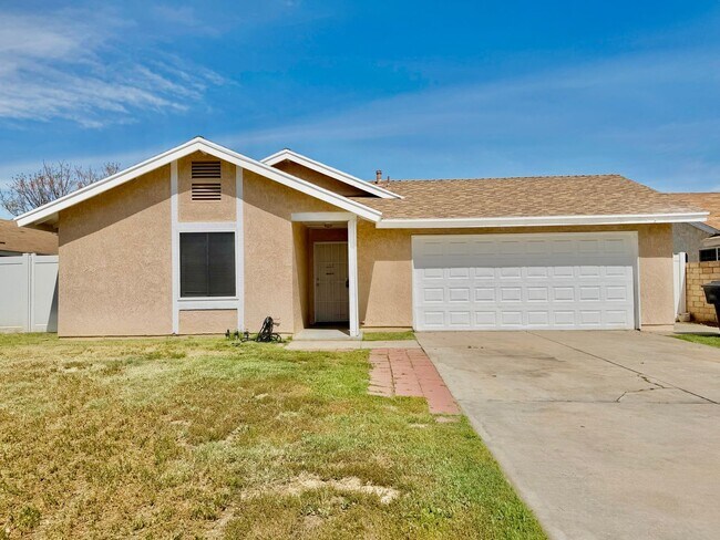 Building Photo - Spacious Backyard 4 Bedroom Home Located Next to Perris High School