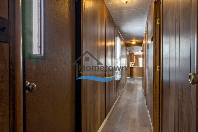 Building Photo - 563 Terry Trl