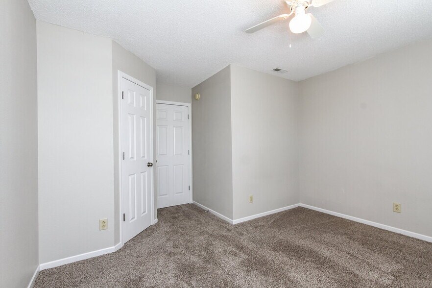 Building Photo - 1829 Blue Pine Ln
