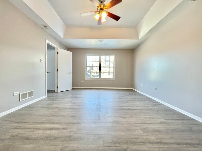 Building Photo - 13841 Cambridge Cir