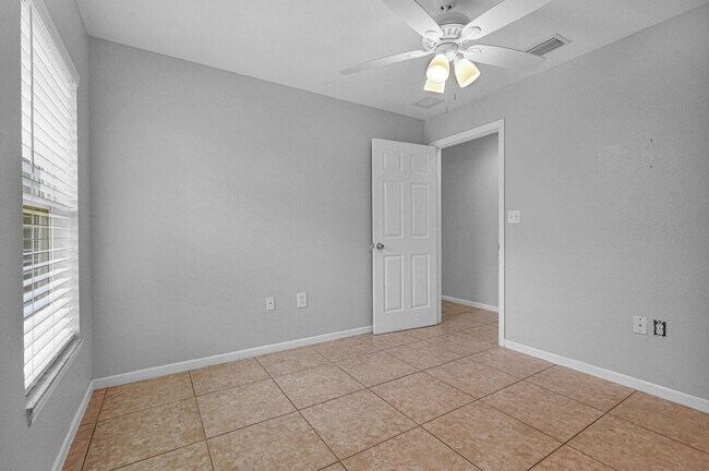 Building Photo - 520 Southridge Rd