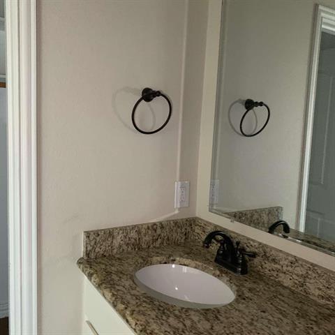 Building Photo - 409 Maple Row