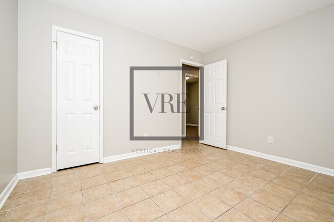 Building Photo - 125 Grove Creek Dr