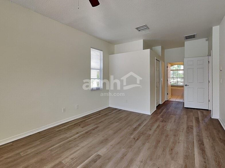 Building Photo - 9303 Heritage Oak Ct