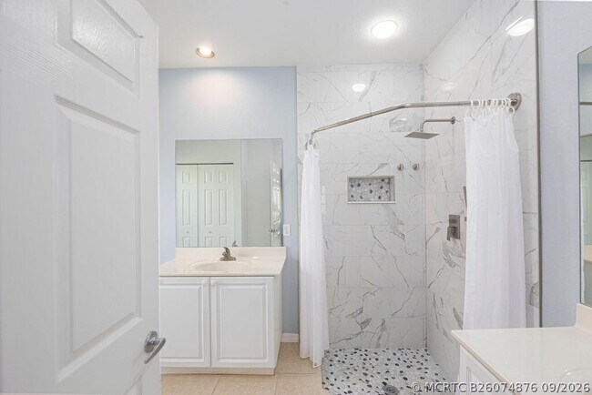 Building Photo - 1864 S Dovetail Dr