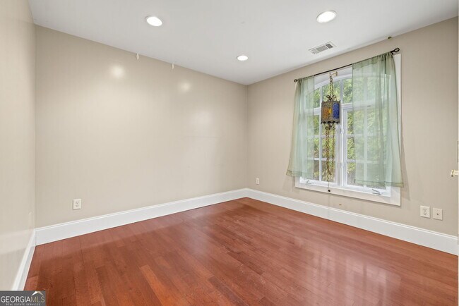Building Photo - 119 Chattahoochee Winds