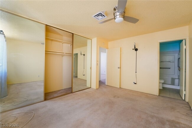 Building Photo - 2102 E Russell Rd