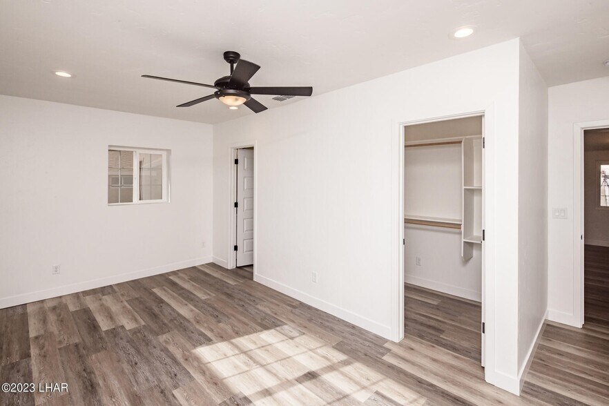 Building Photo - 3705 Challenger Dr