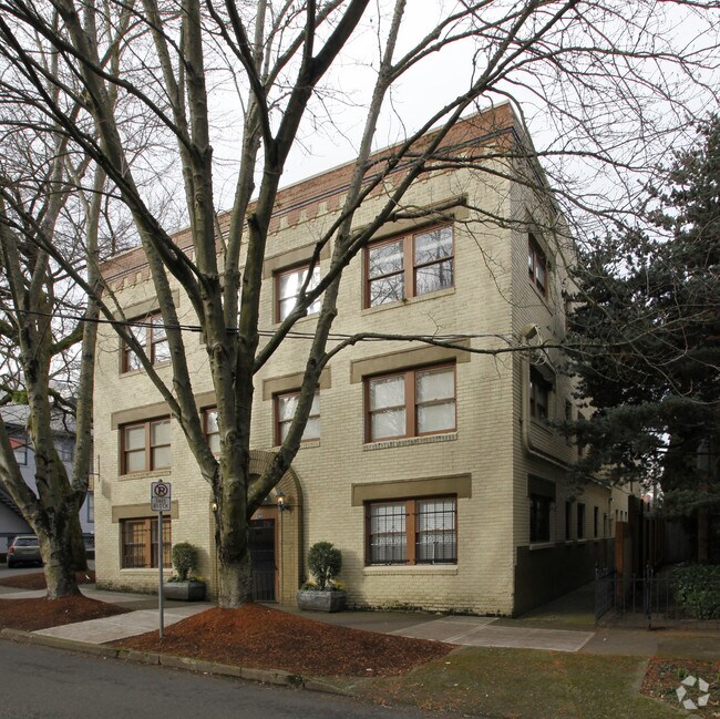 Building Photo - The Whitestone