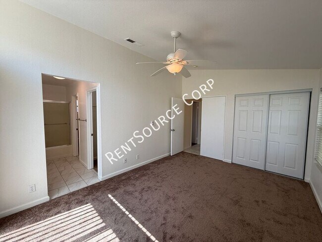 Building Photo - 2240 Westpark Dr