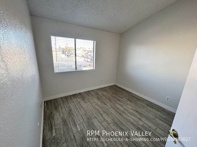 Building Photo - 3/2 Chandler Townhome *NEW* Paint & *NO* C...