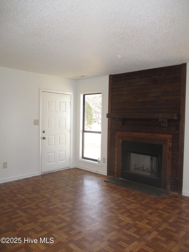 Building Photo - 316 Pine Valley Rd