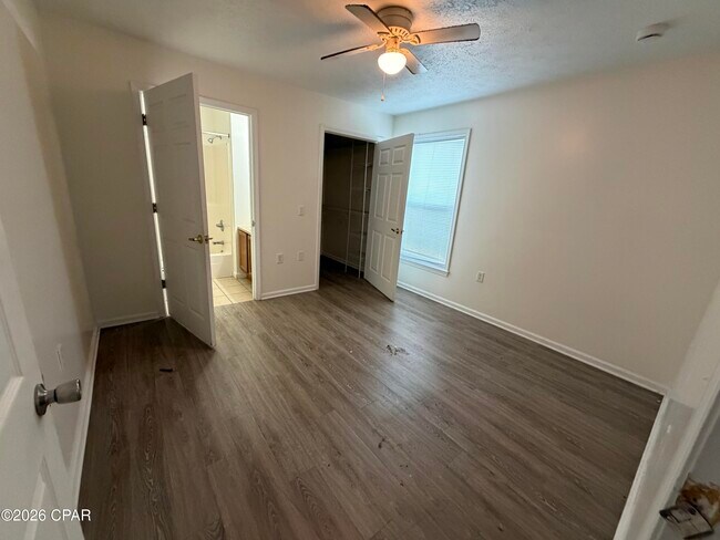 Building Photo - 9117 Laird St