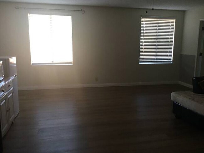 Building Photo - 15163 Cerezo Rd