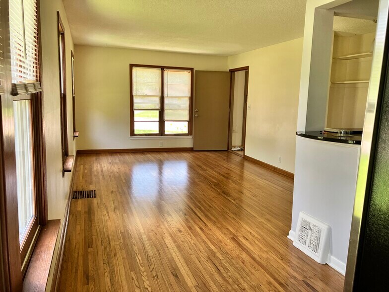 Living/Dining Room from Side Entry - 2824 Texas Ave S