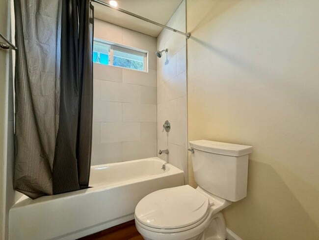 Building Photo - Beautiful, Completely Remodeled 4 Bed 2.5 Bath Fremont Home - Huge Bonus Room