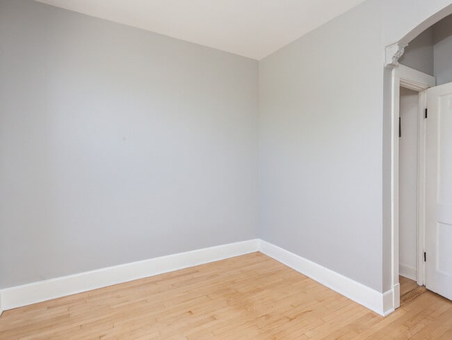 Building Photo - 901 N Mozart St