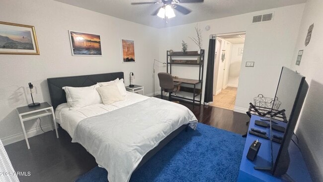 Building Photo - 7350 N Vía Paseo Del Sur