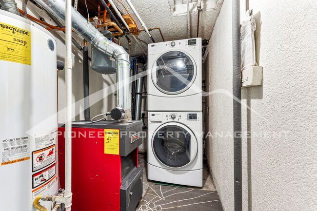 Building Photo - Spacious Bungalow with Private Backyard Near Sloan's Lake Neighborhood!