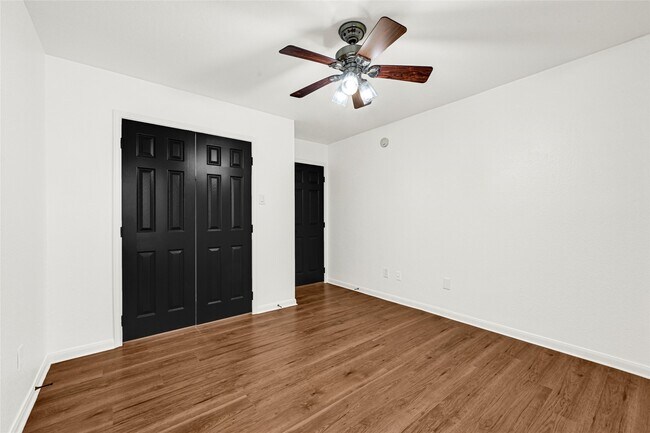 Building Photo - 15911 Breanna Ln