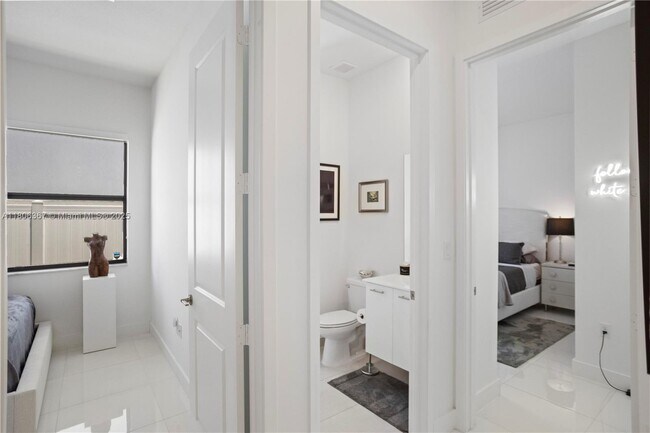 Building Photo - 4407 SW 175th Ave